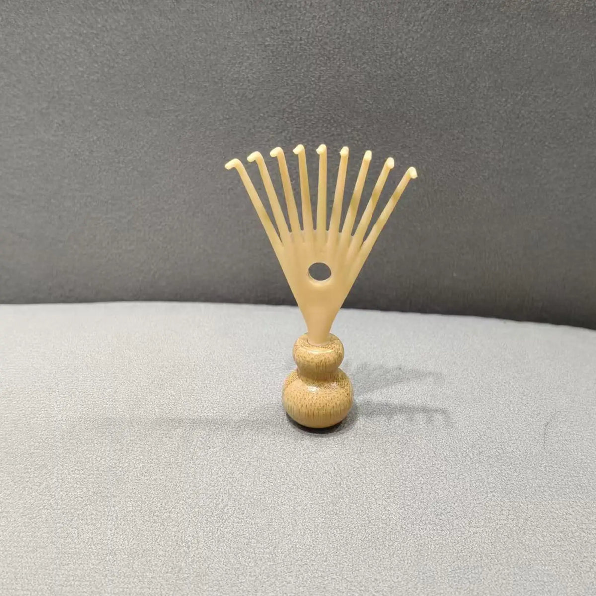 Manual Head Relaxation Scratcher Scalp Massage Stimulator for Men Women Parents Mom Dad Home Office School Travel