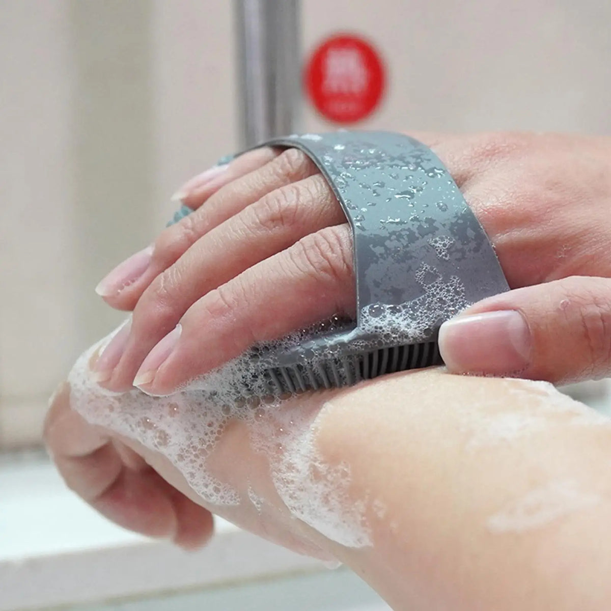 Body Scrubber Silicone Exfoliating Brush Cleanser Manual Body Cleansing Scrubber Shower Gentle Massage Bath Brush Cleansing
