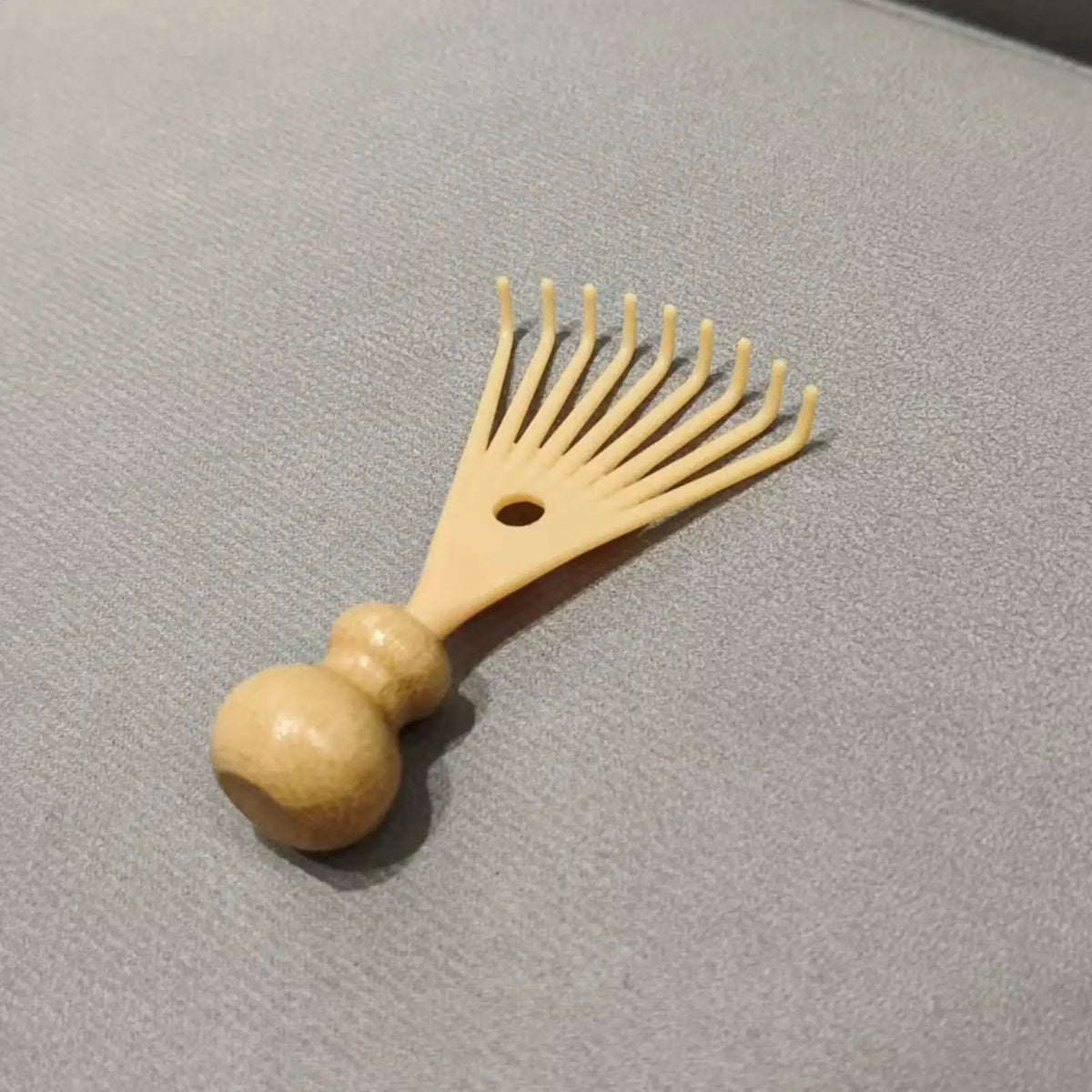 Manual Head Relaxation Scratcher Scalp Massage Stimulator for Men Women Parents Mom Dad Home Office School Travel